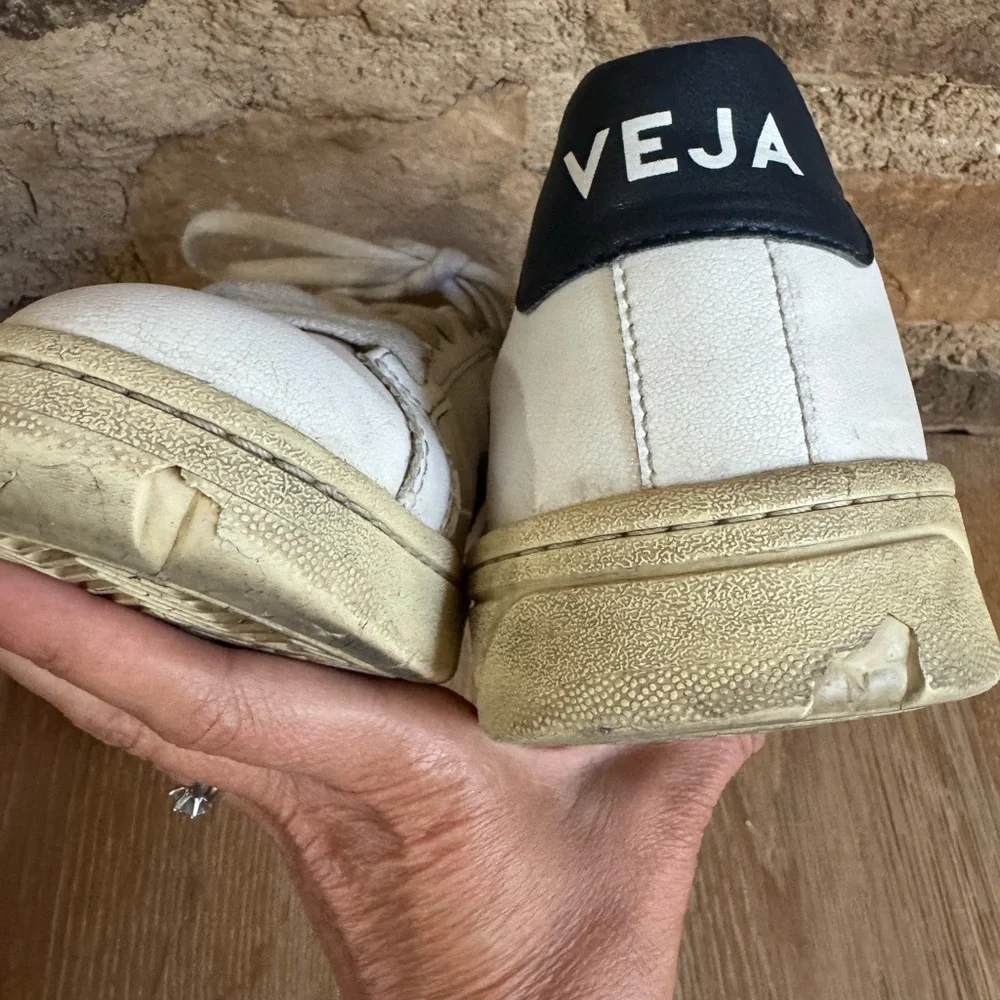 Veja White Sneakers women’s siz9 price firm!!
